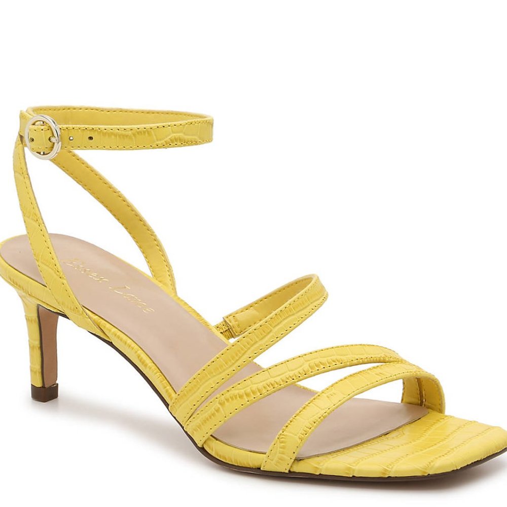YELLOW ESSEX LANE MADALIE SANDAL SIZE/8.5